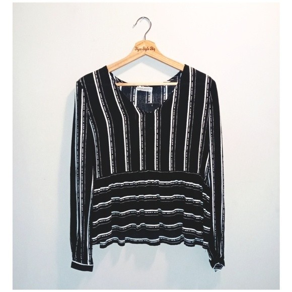 Paper Crane Oversize Peplum Top Size XS - Picture 5 of 7